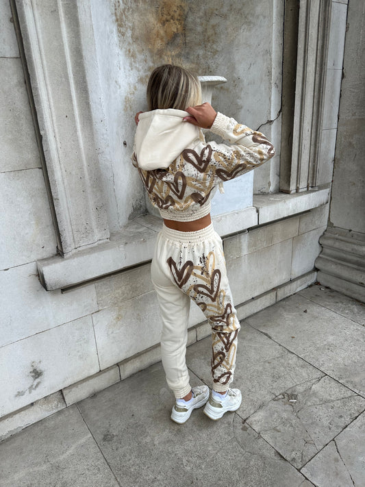 Cropped Beige heart tracksuit🤍🙌🏼