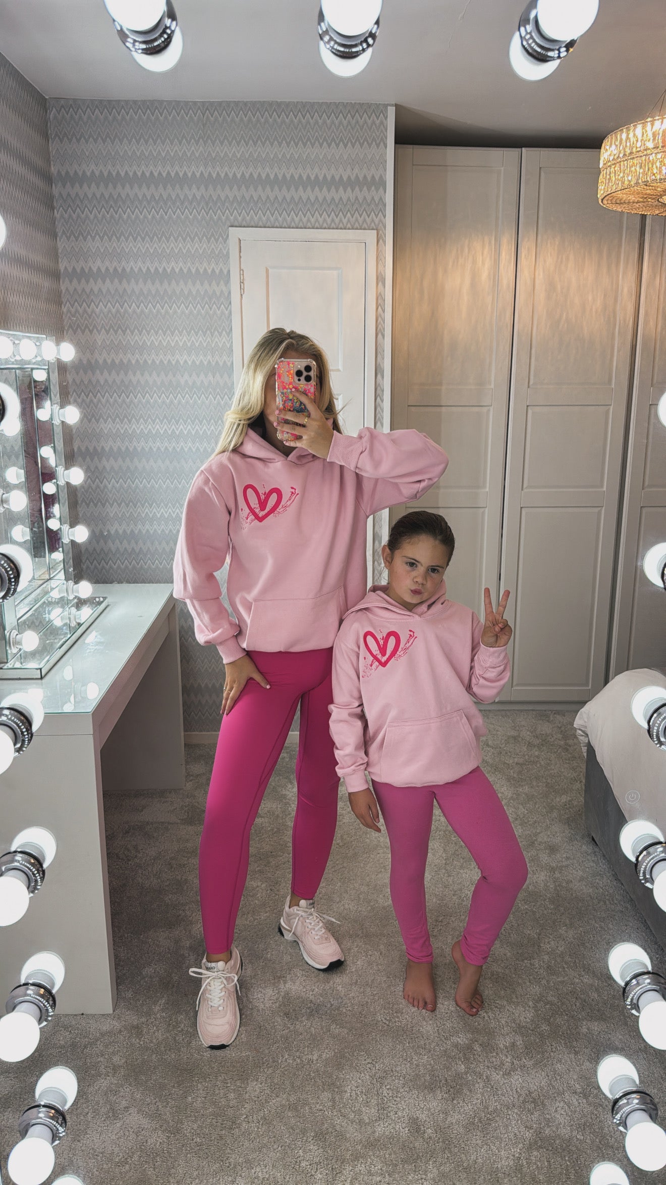 Kids pink embroidered heart hoodie🩷