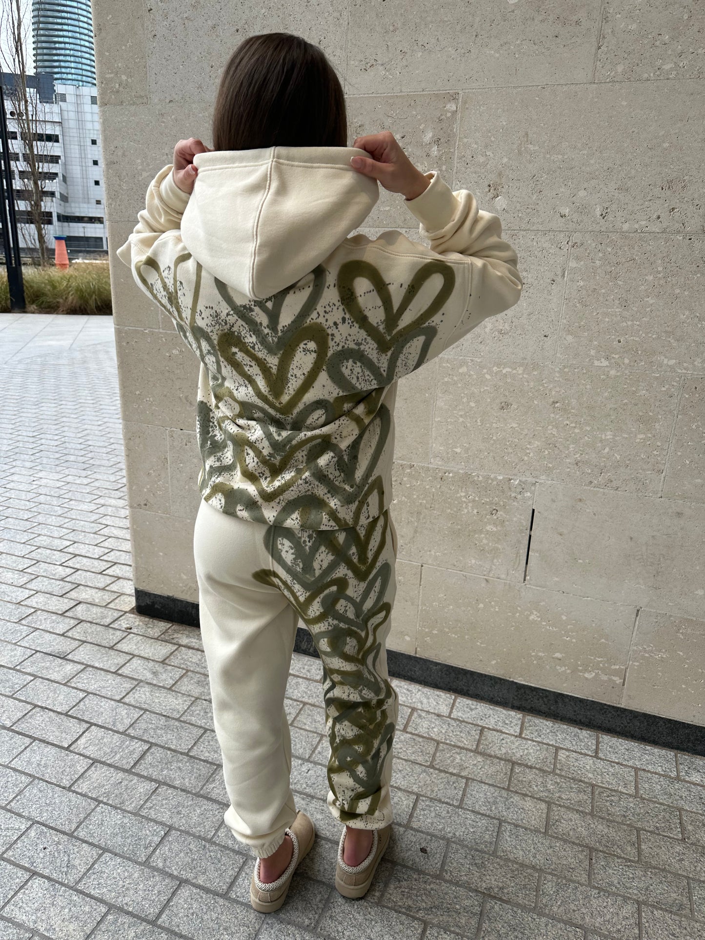 Khaki heart tracksuit πππ΄