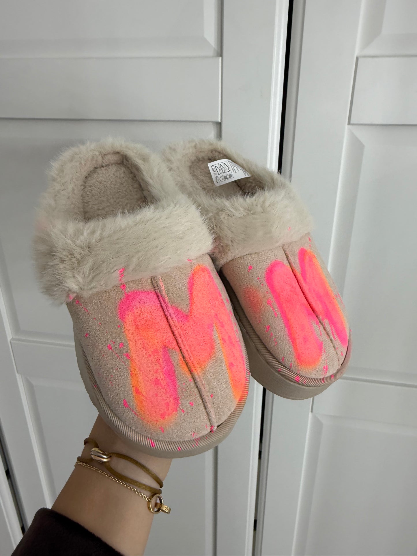 Kids neon initials slippers💫