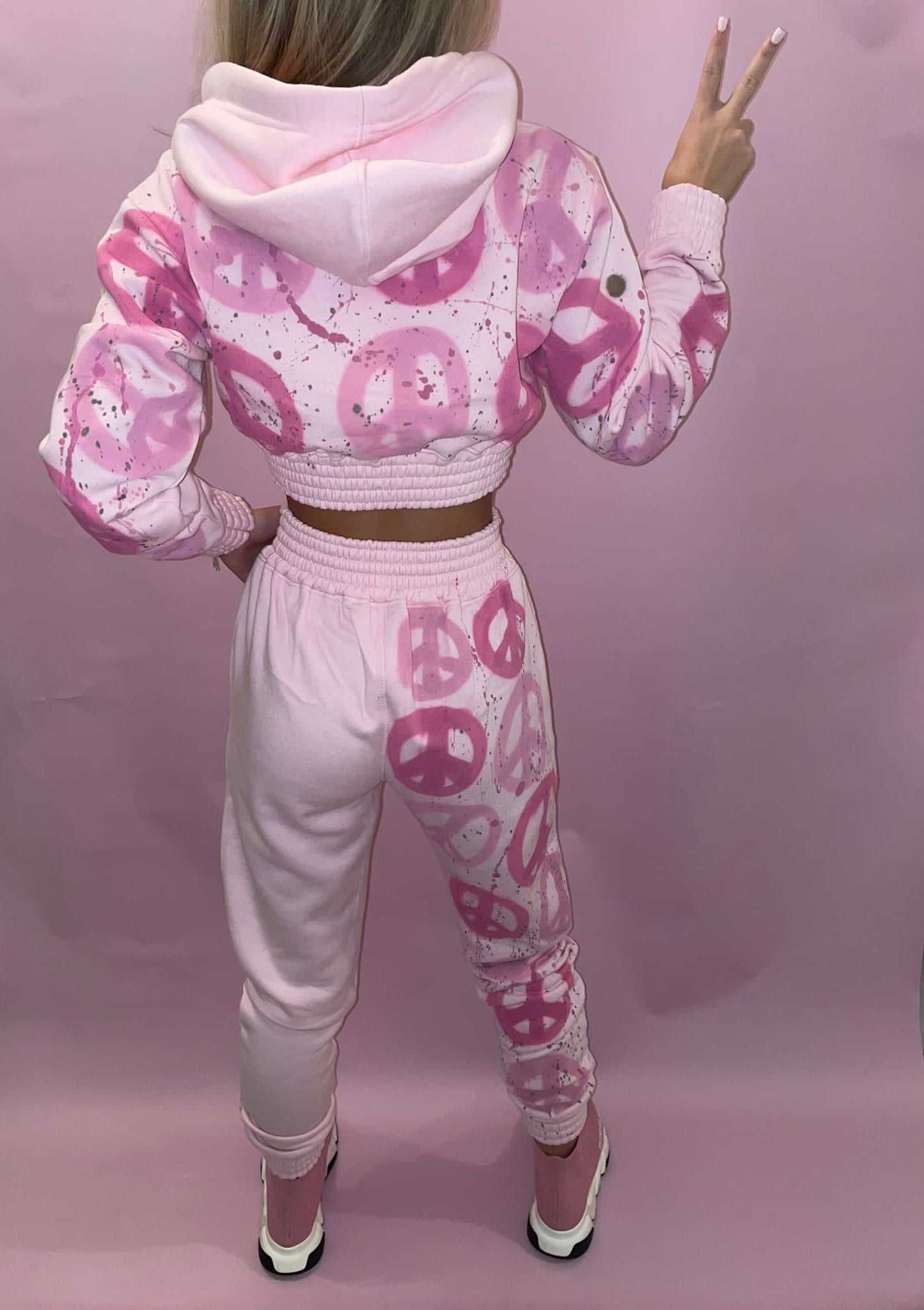Pink cropped peace tracksuit✌🏼💓💗 – littlefootprintss
