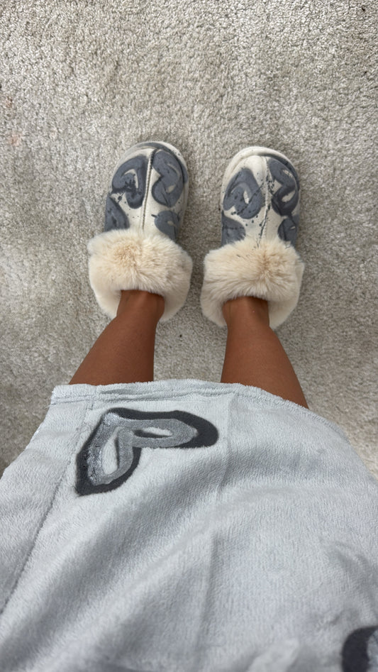 Grey heart slippers🩶🪩