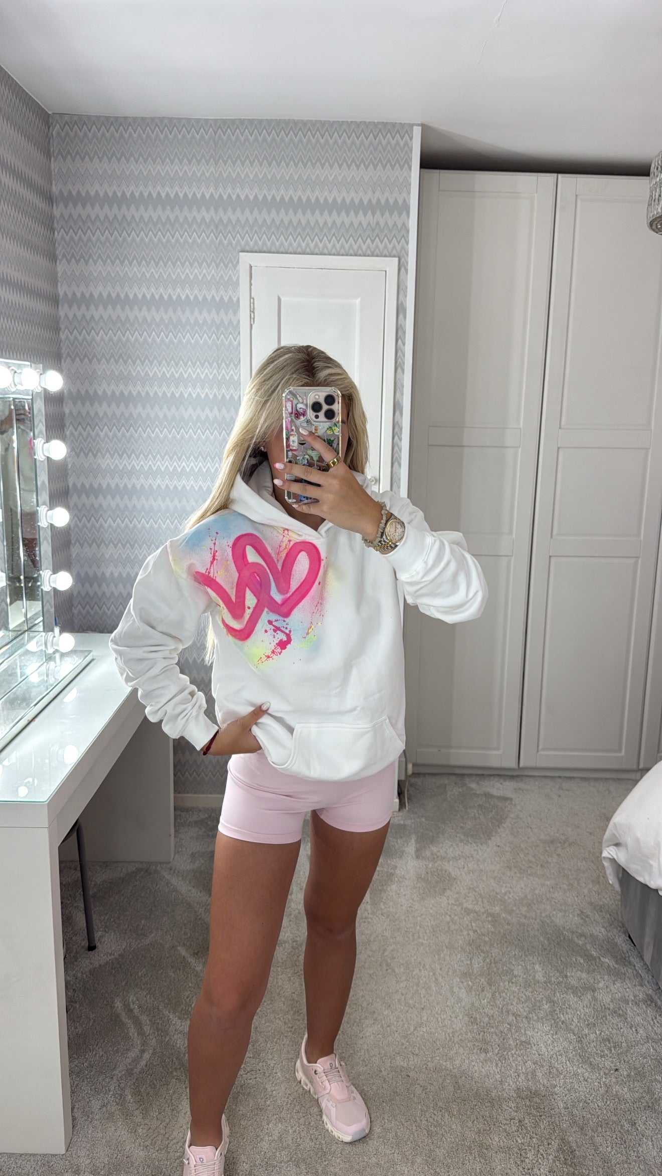 Rainbow heart hoodie 🩷✌🏼
