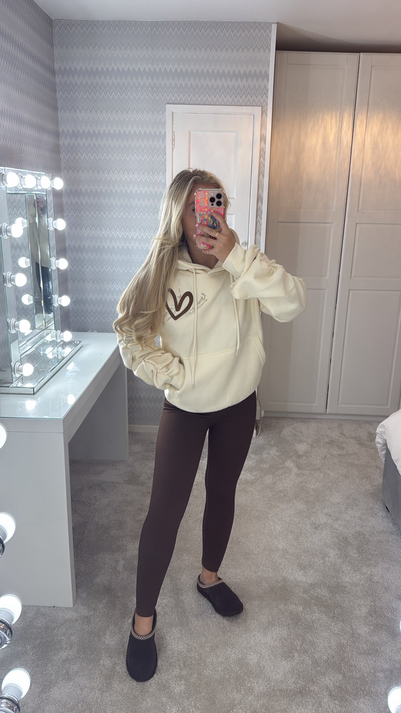 Embroidered ruffle hoodie 🫶🏽💫