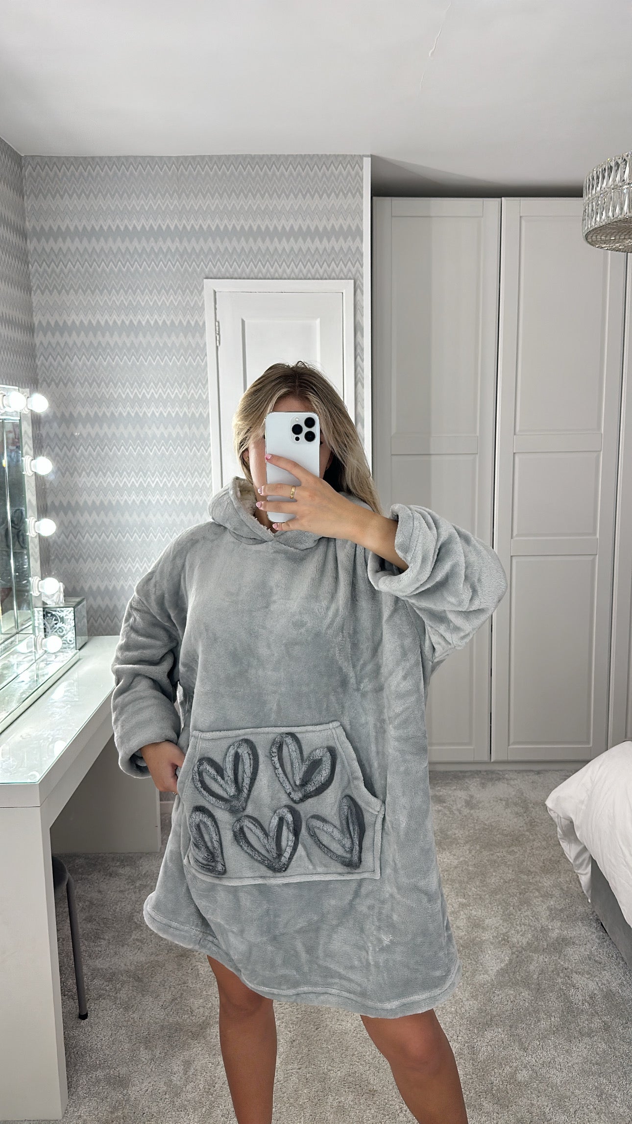 Grey heart blanket hoodie🩶✌🏼🪩