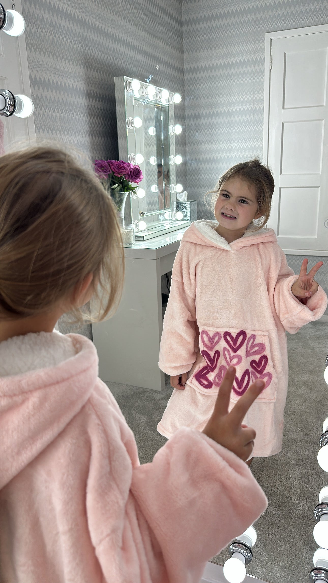 Kids heart blanket hoodie🩷🫶🏽