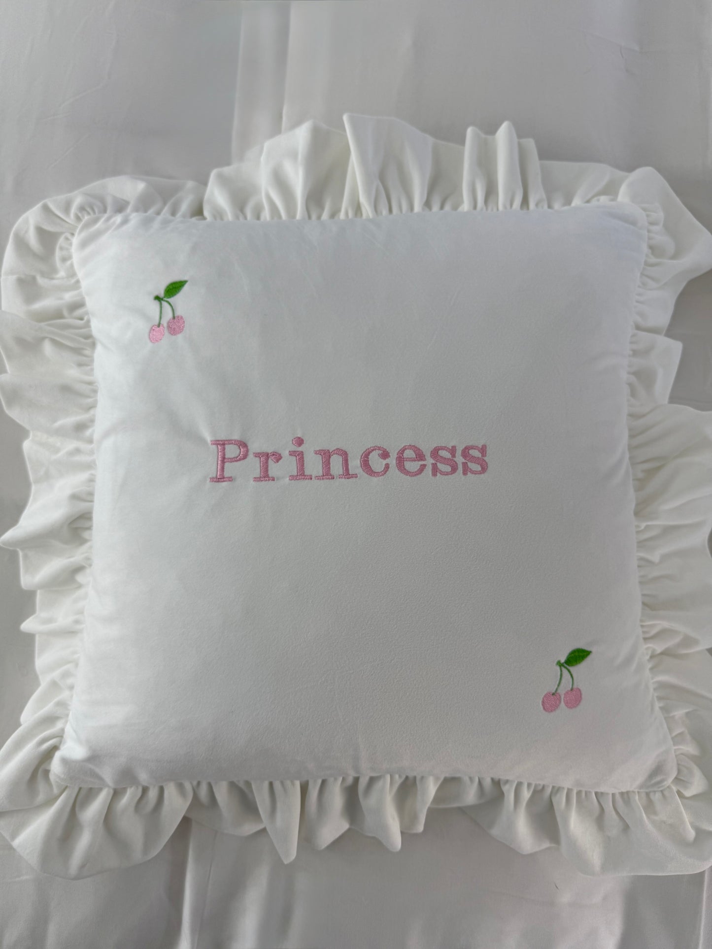 Cherry embroidered pillow case💕🍒