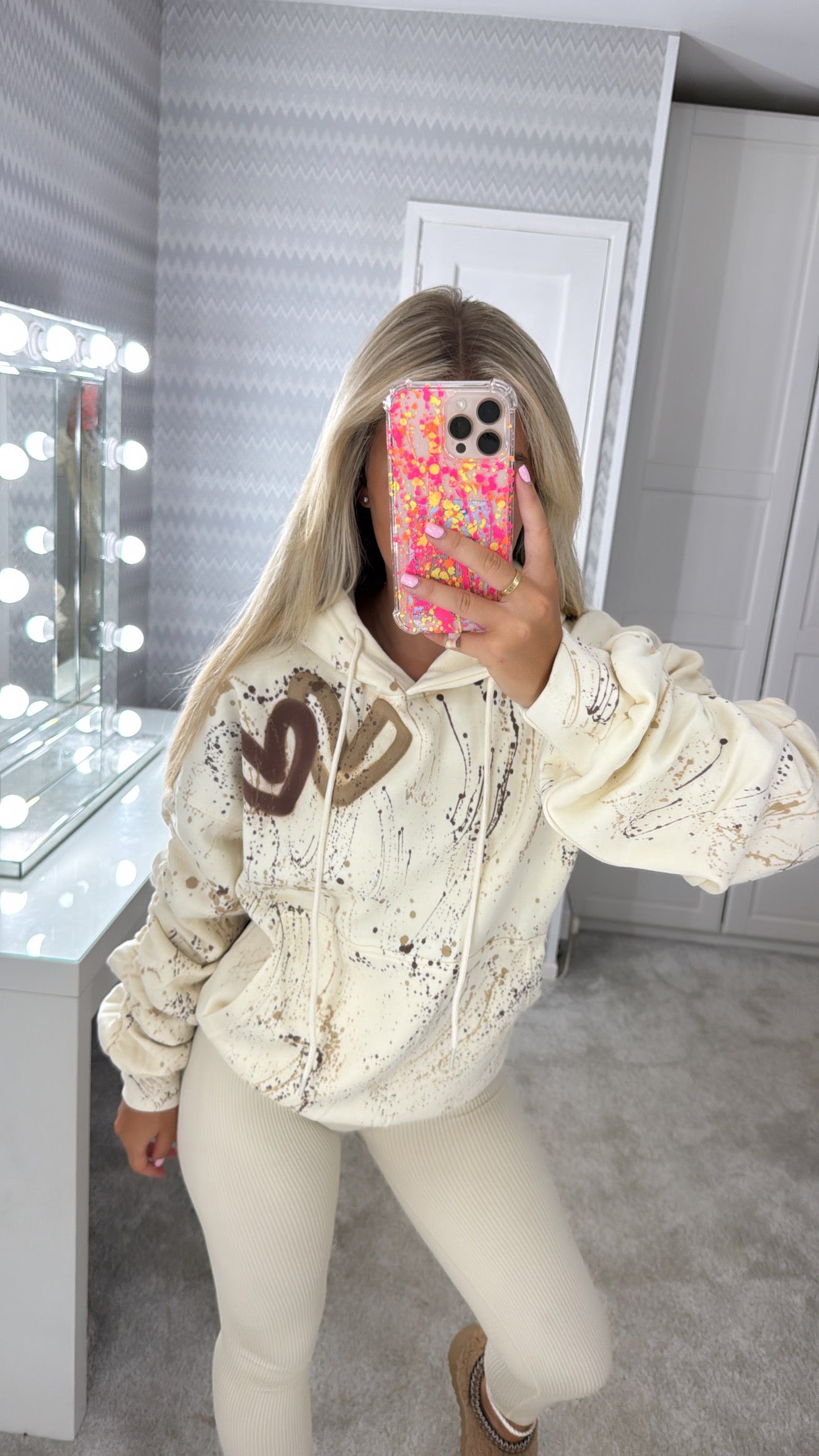 Beige heart ruched arm hoodie🫶🏽