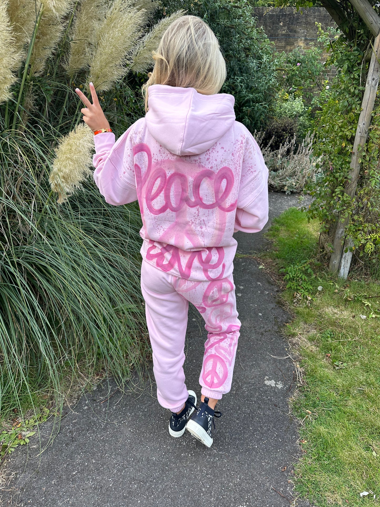 Peace&love tracksuit🩷🫶🏽