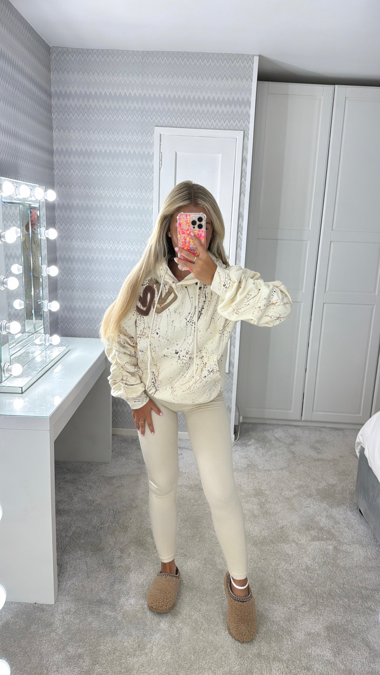 Beige heart ruched arm hoodie🫶🏽