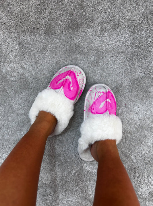 Pink heart slippers🩷