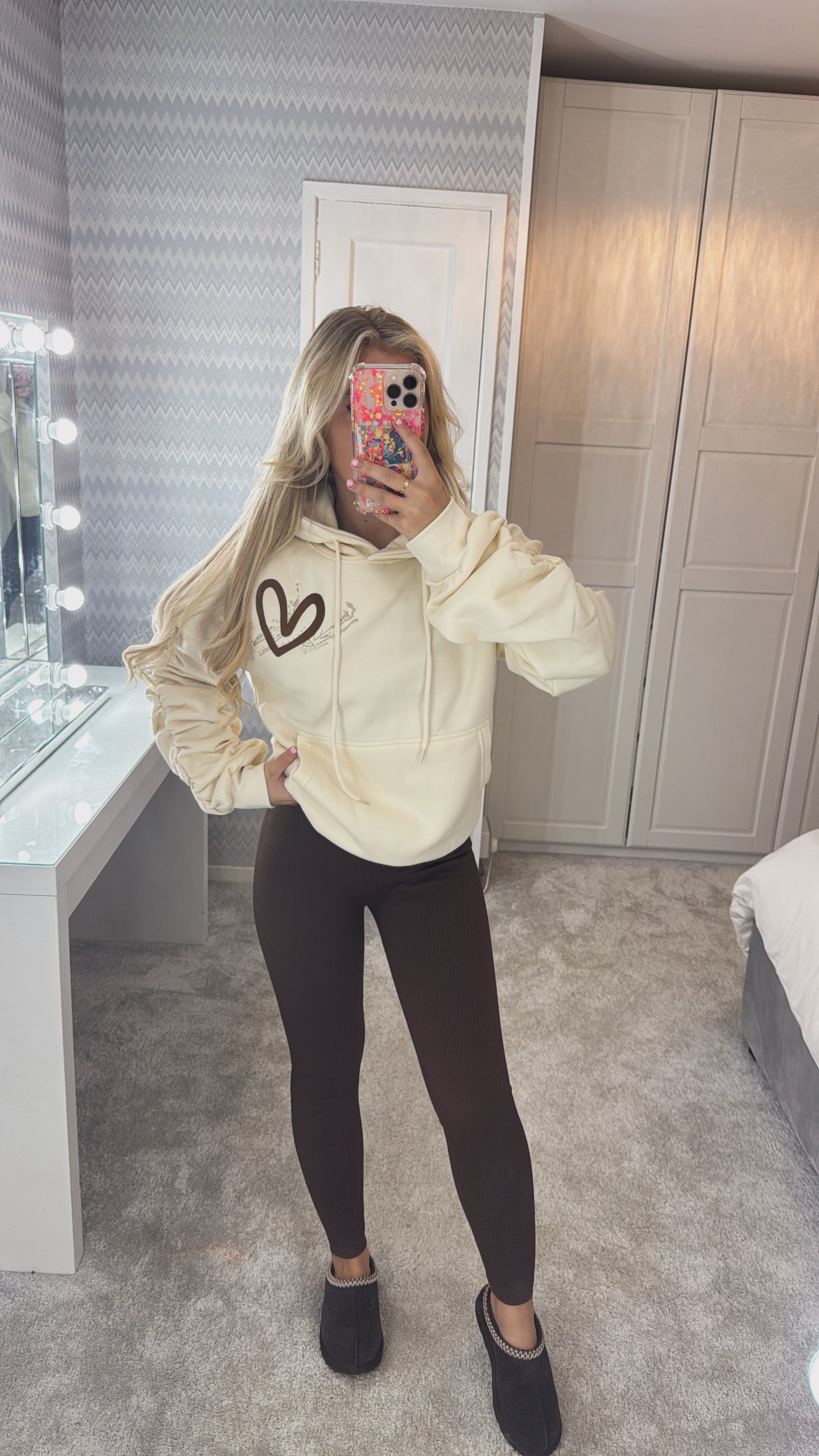 Embroidered ruffle hoodie 🫶🏽💫