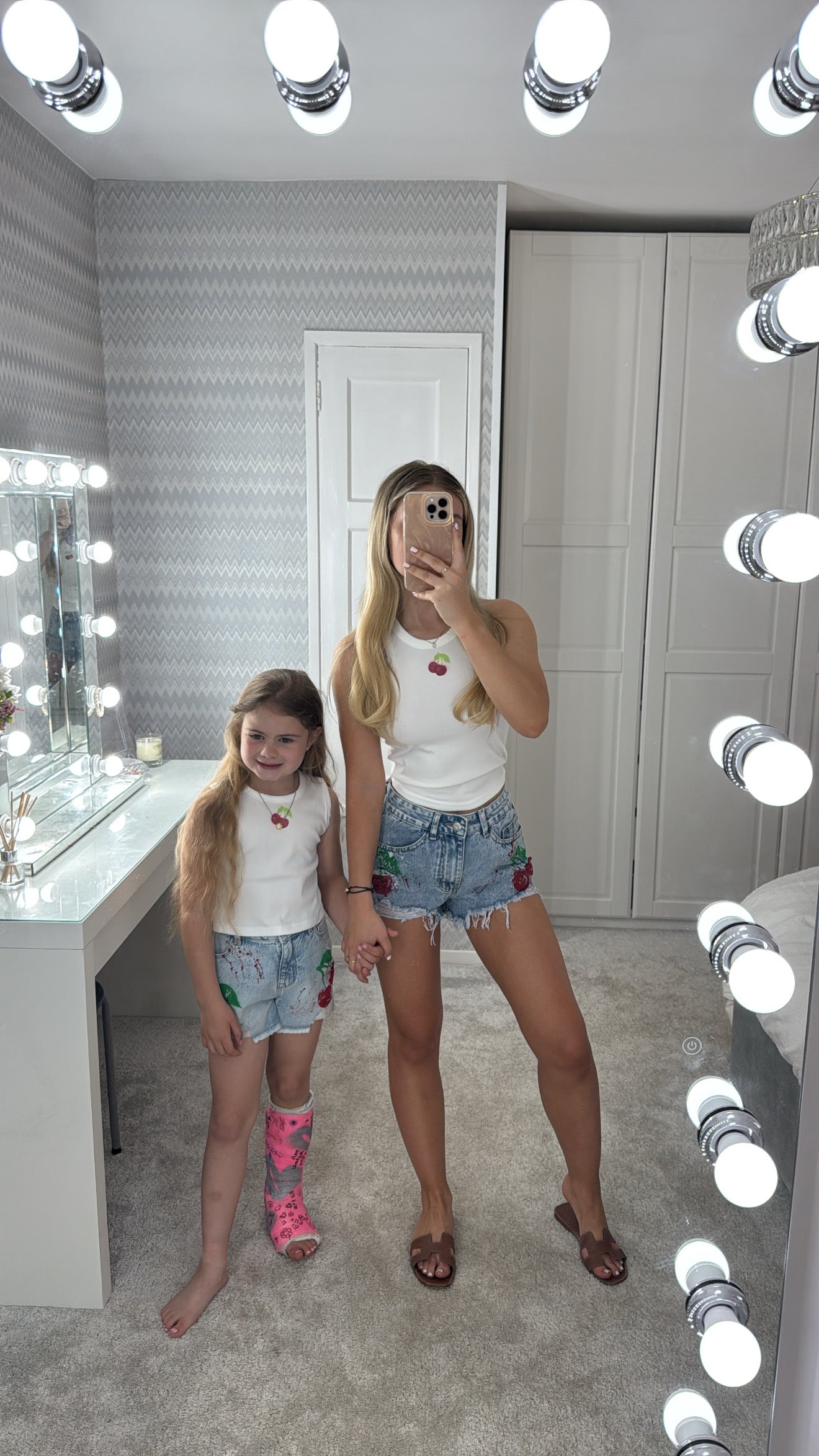 Kids cherry vest🍒✨