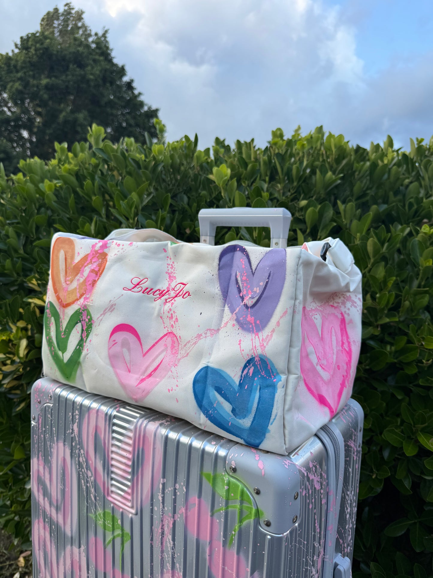 Rainbow heart travel bag🩷💙💚🩵