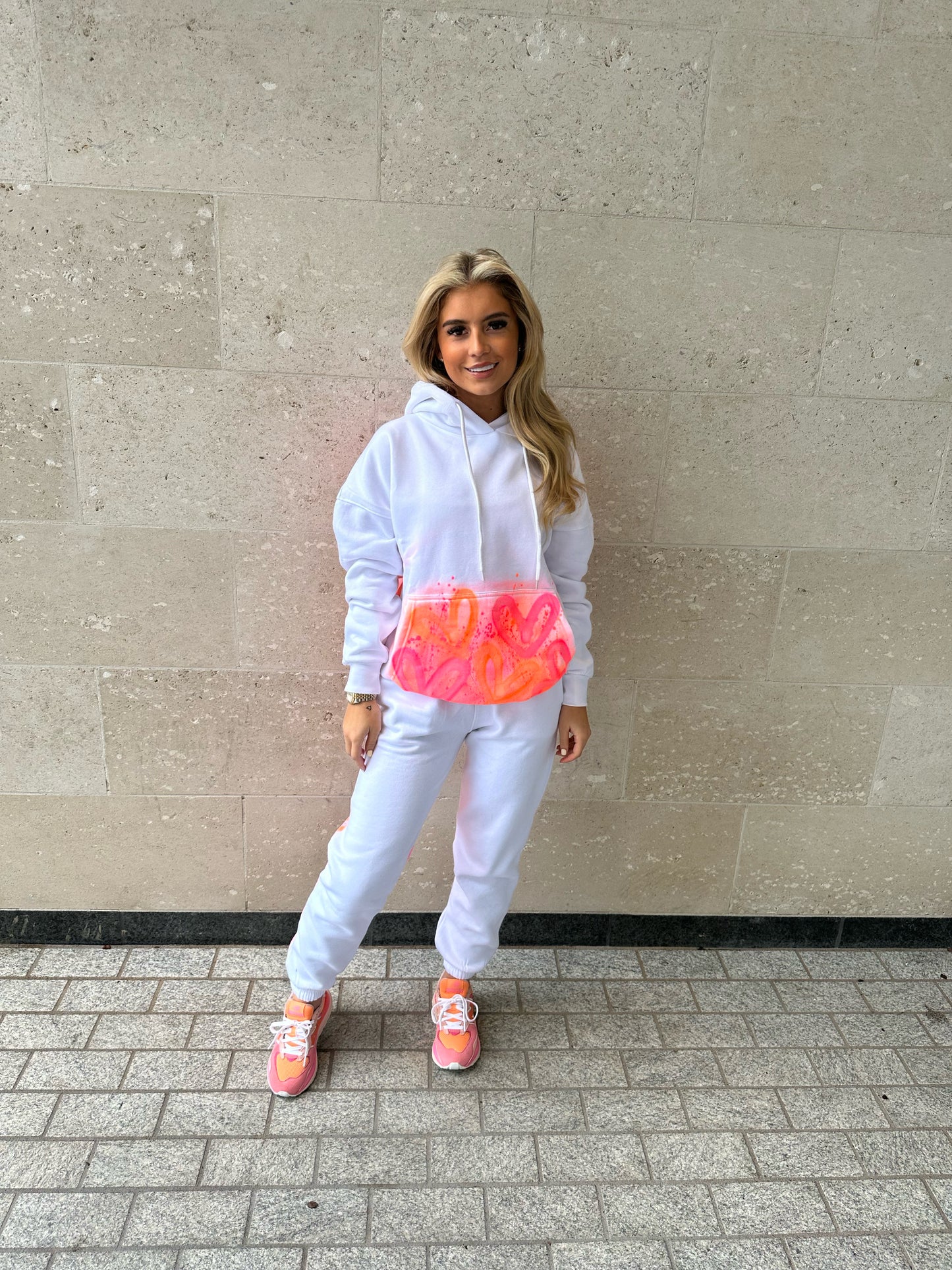 Neon spray tracksuit🧚🪩🩷🫶🏽