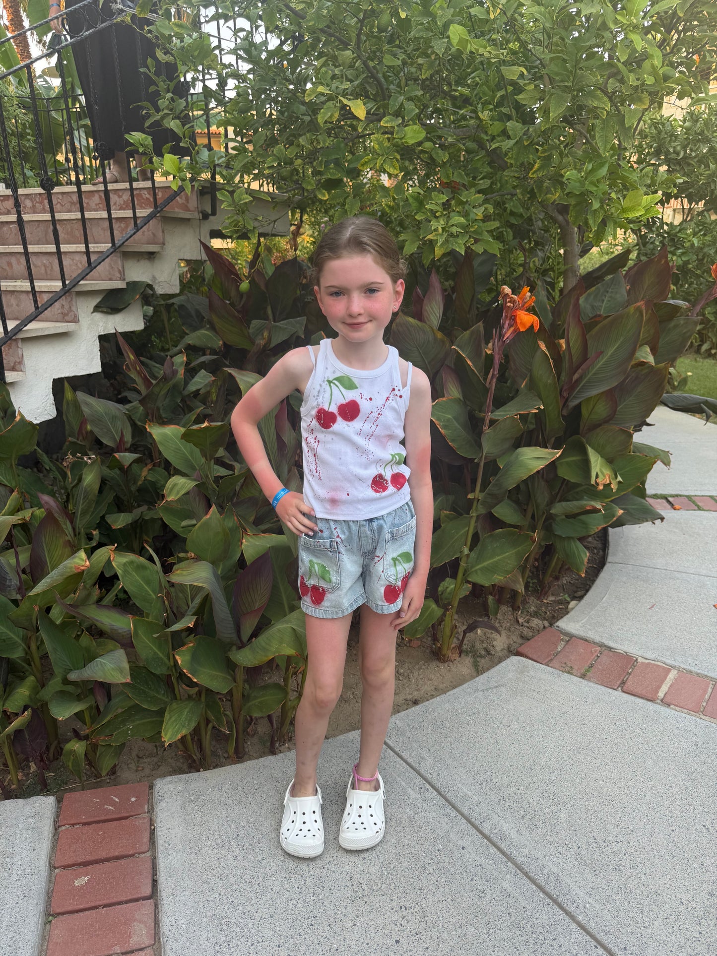 Kids cherry vest🍒