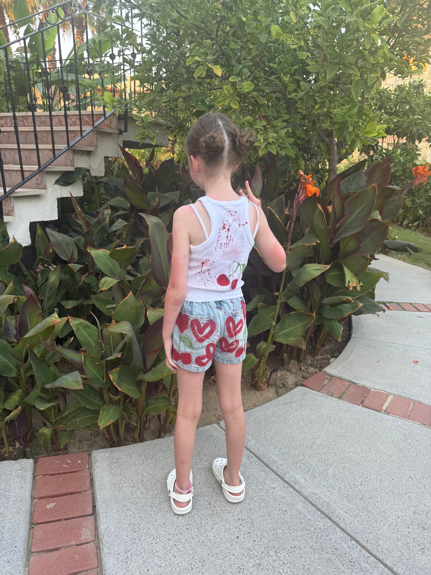 Kids cherry vest🍒