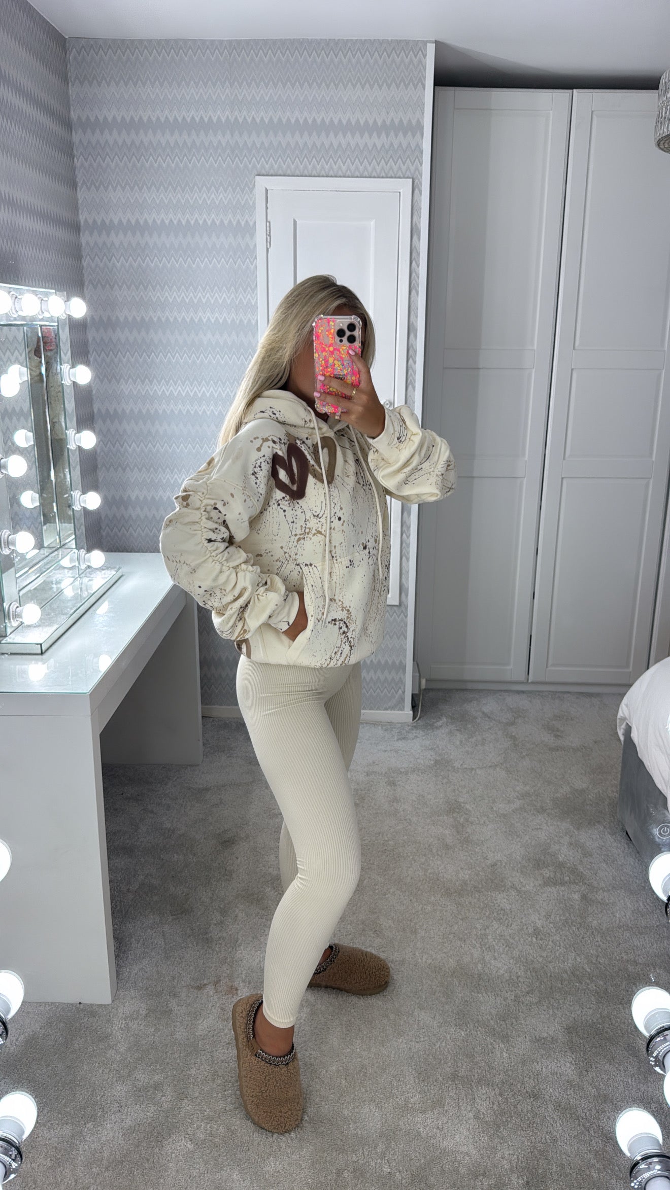 Beige heart ruched arm hoodie🫶🏽