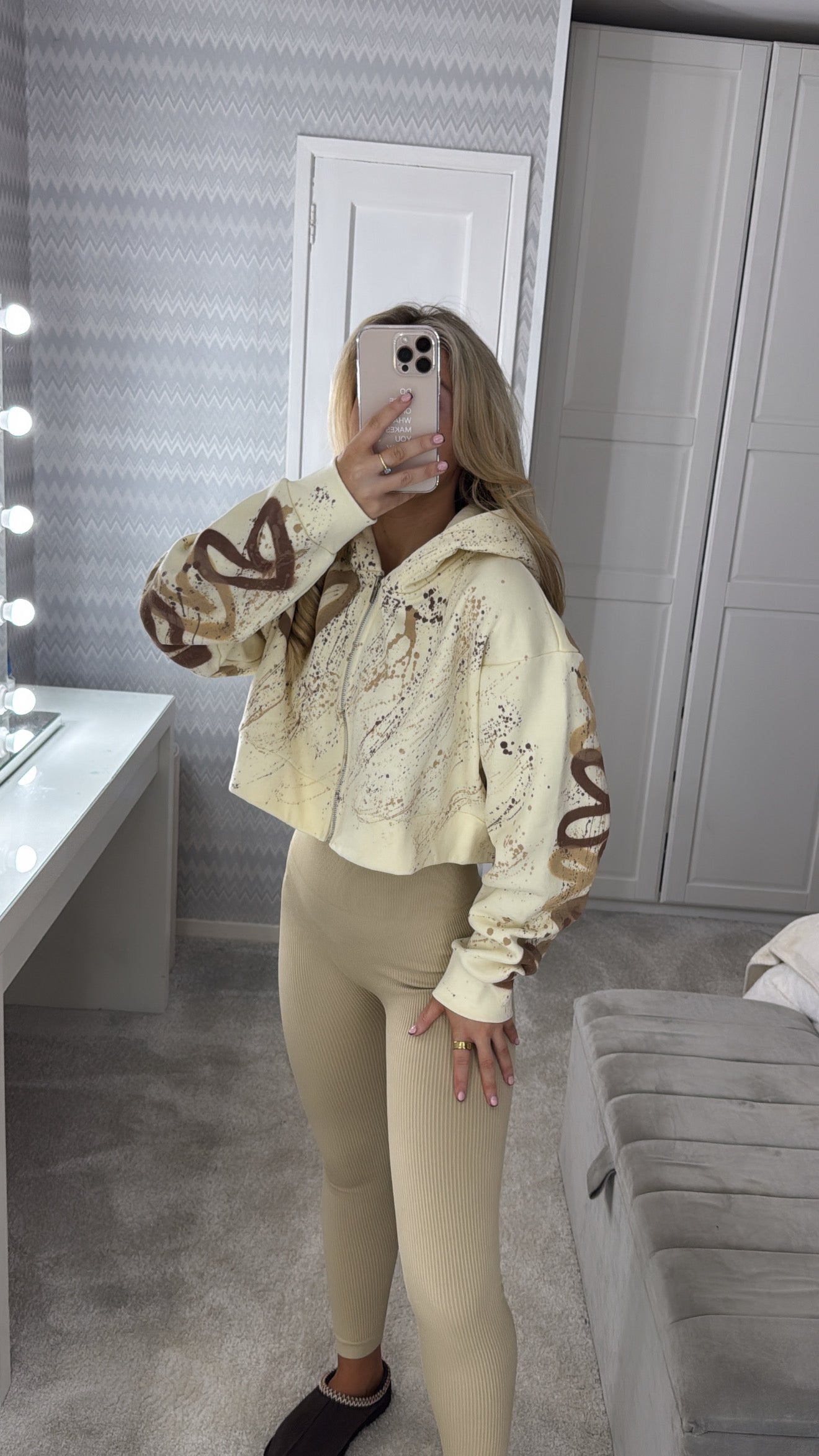 Beige cropped hoodie 🐻🤎