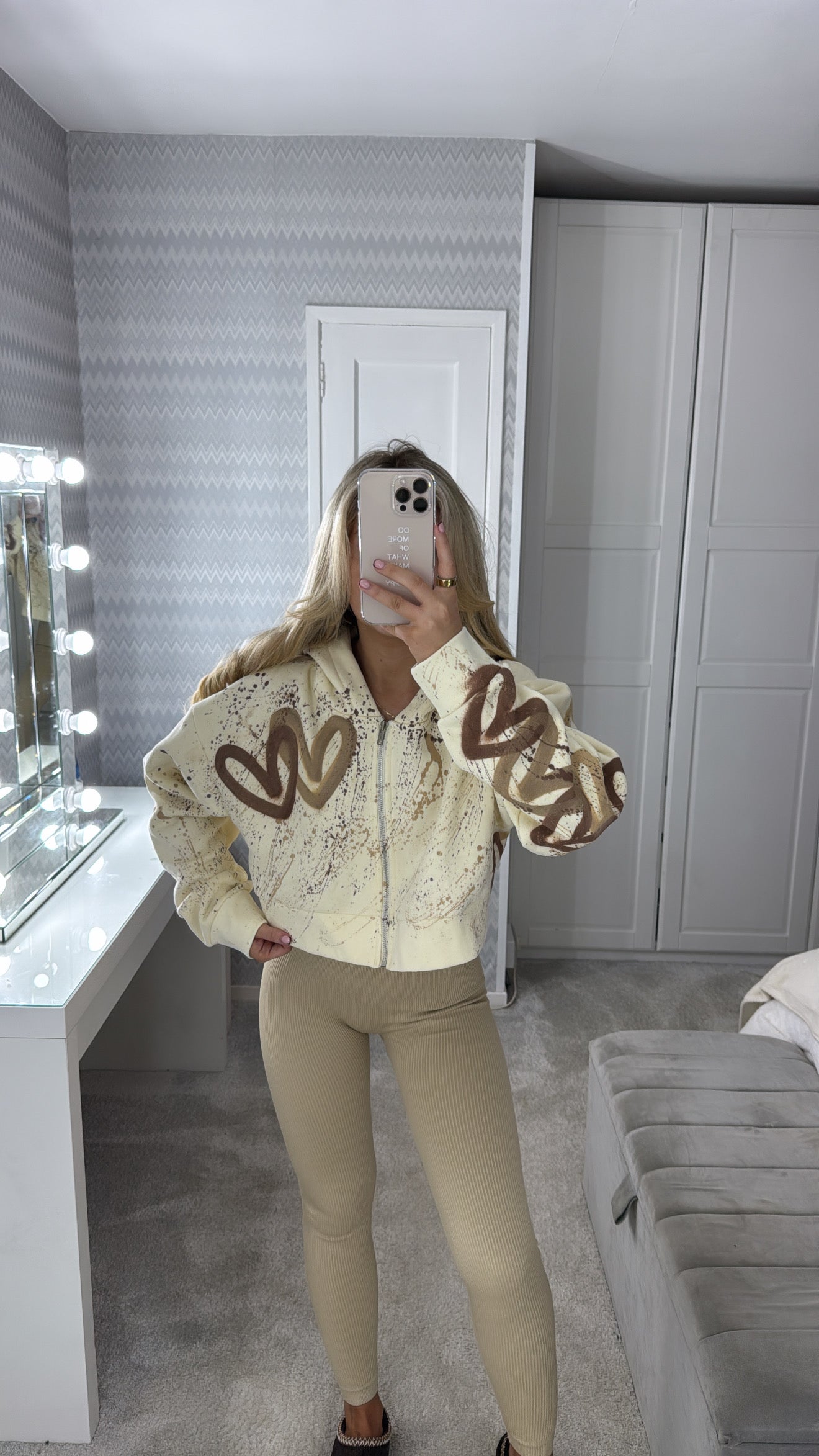 Beige cropped hoodie 🐻🤎