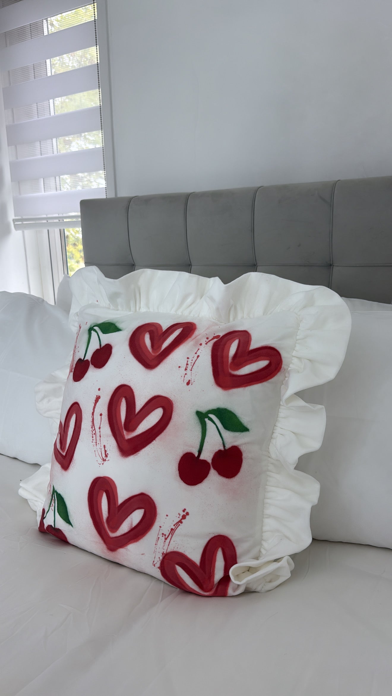 Red cherry pillow case❤️🍒💋