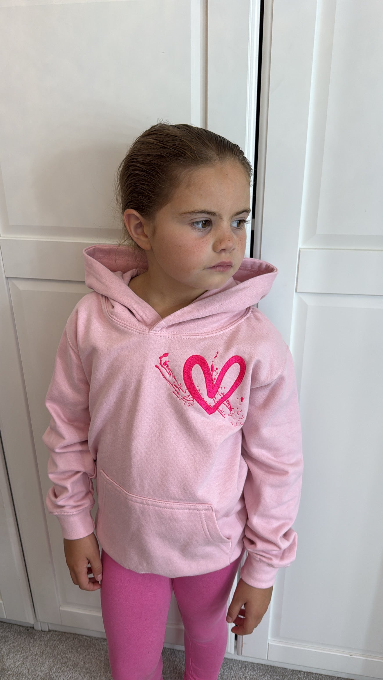 Kids pink embroidered heart hoodie🩷