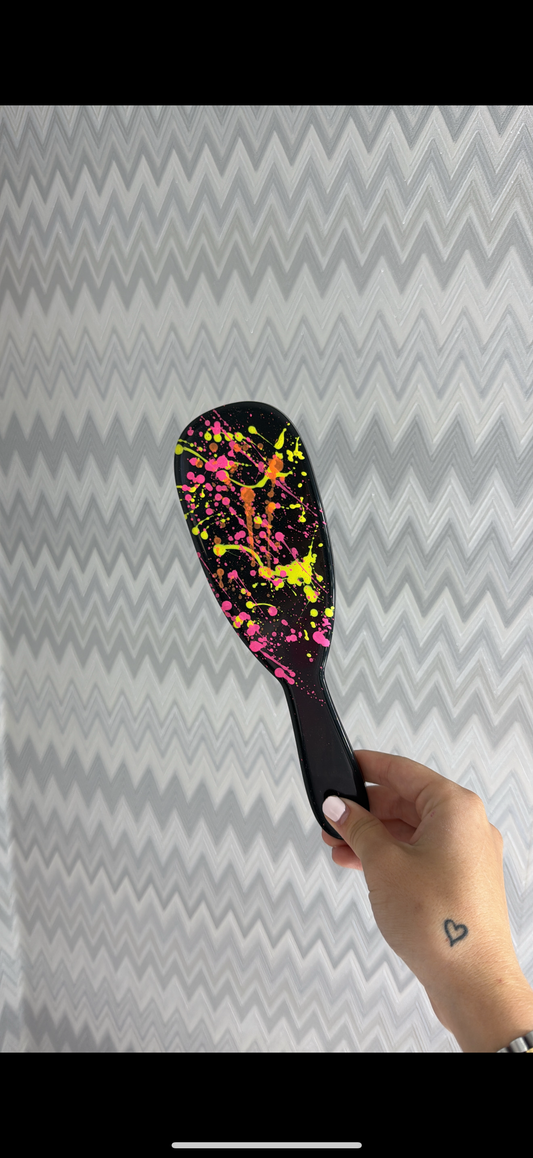 Neon splattered tangle teezer🖤✨