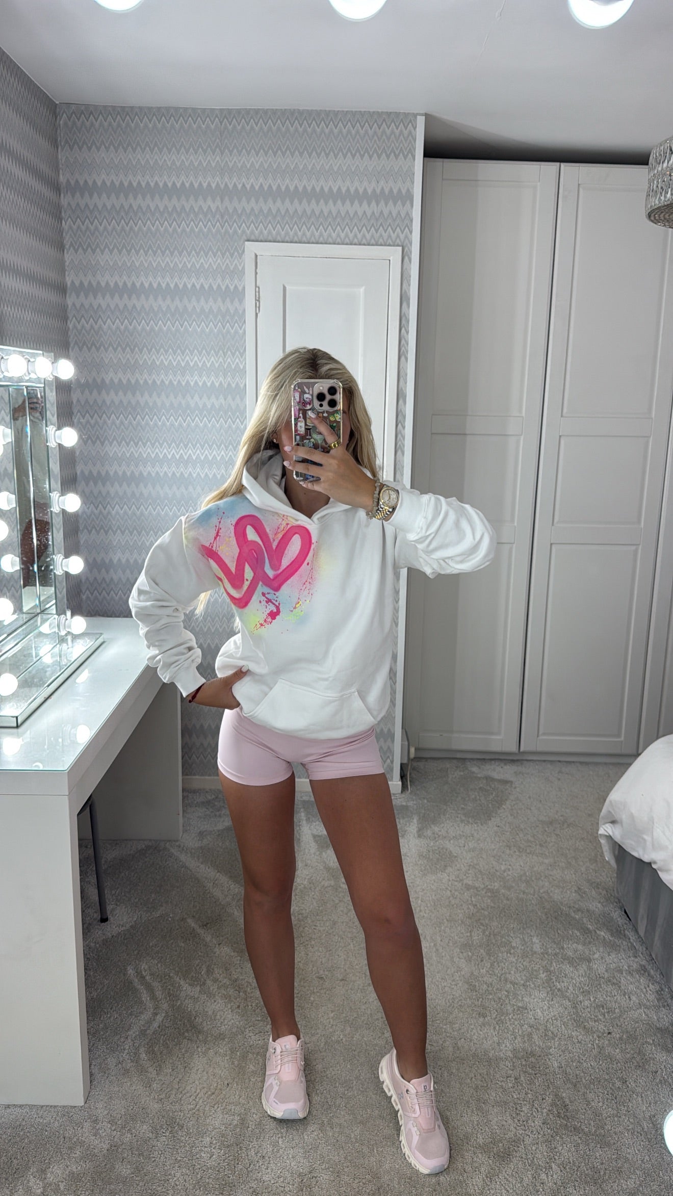 Rainbow heart hoodie 🩷✌🏼