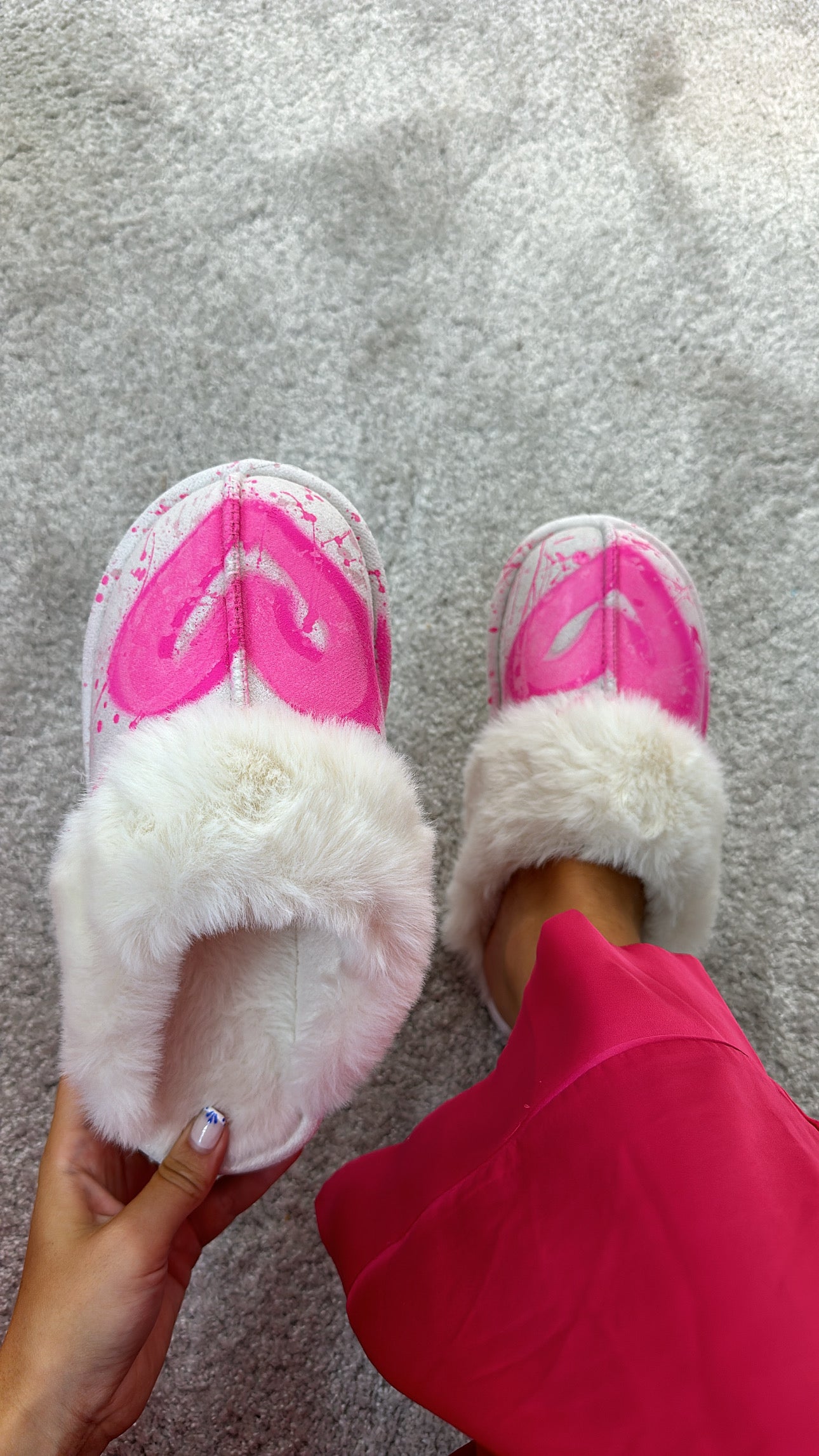 Pink heart slippers🩷