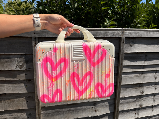 Neon heart travel vanity case🌴✨👸🏼