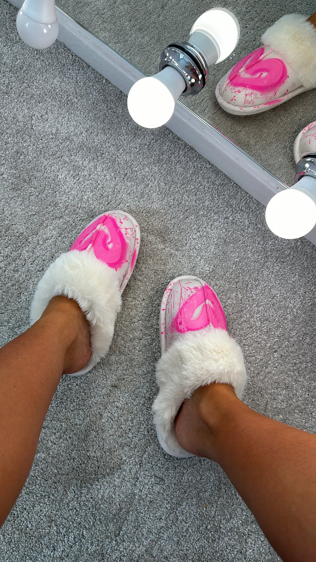 Pink heart slippers🩷