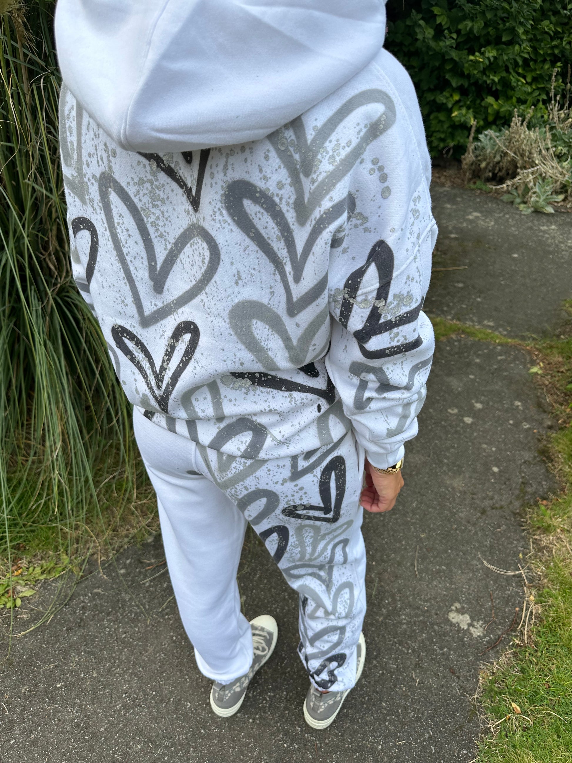 Grey heart tracksuit🩶🤍🫶🏽 – littlefootprintss