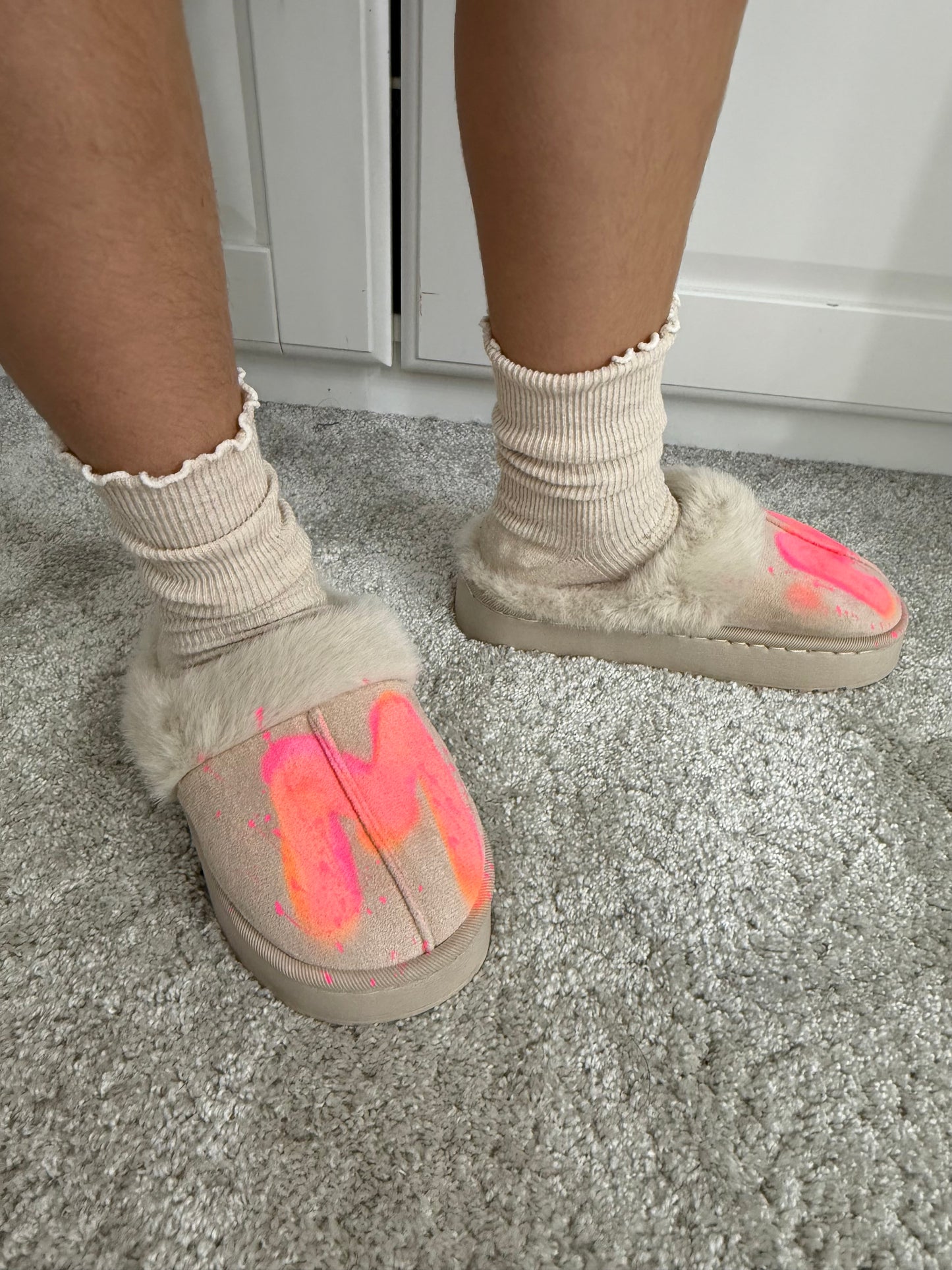Kids neon initials slippers💫