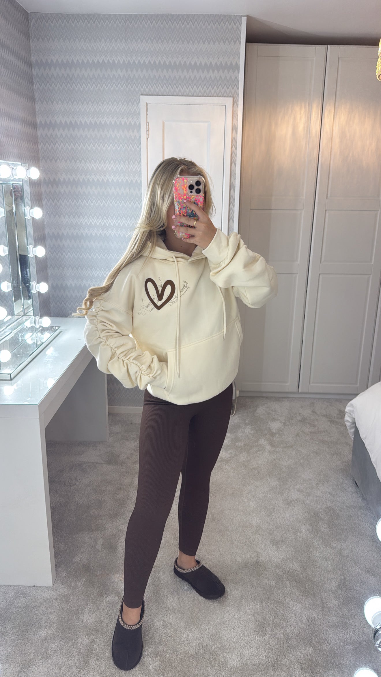 Embroidered ruffle hoodie 🫶🏽💫