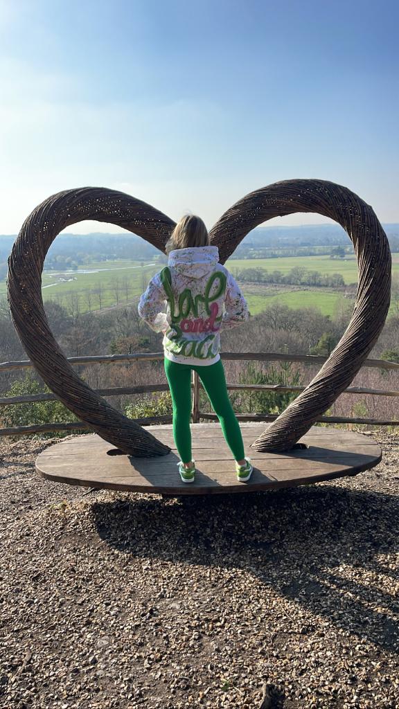 Love&peace hoodie💗✌🏼💚