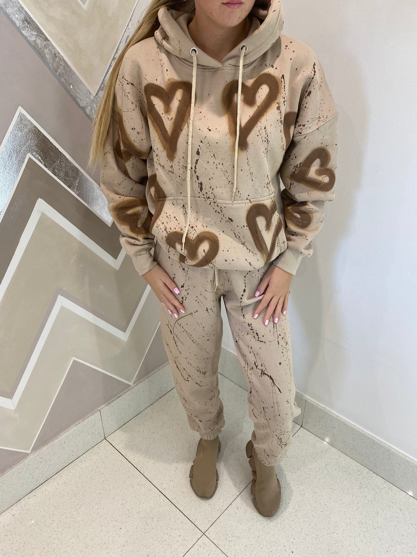 Beige peace+love tracksuit🤎 littlefootprintss