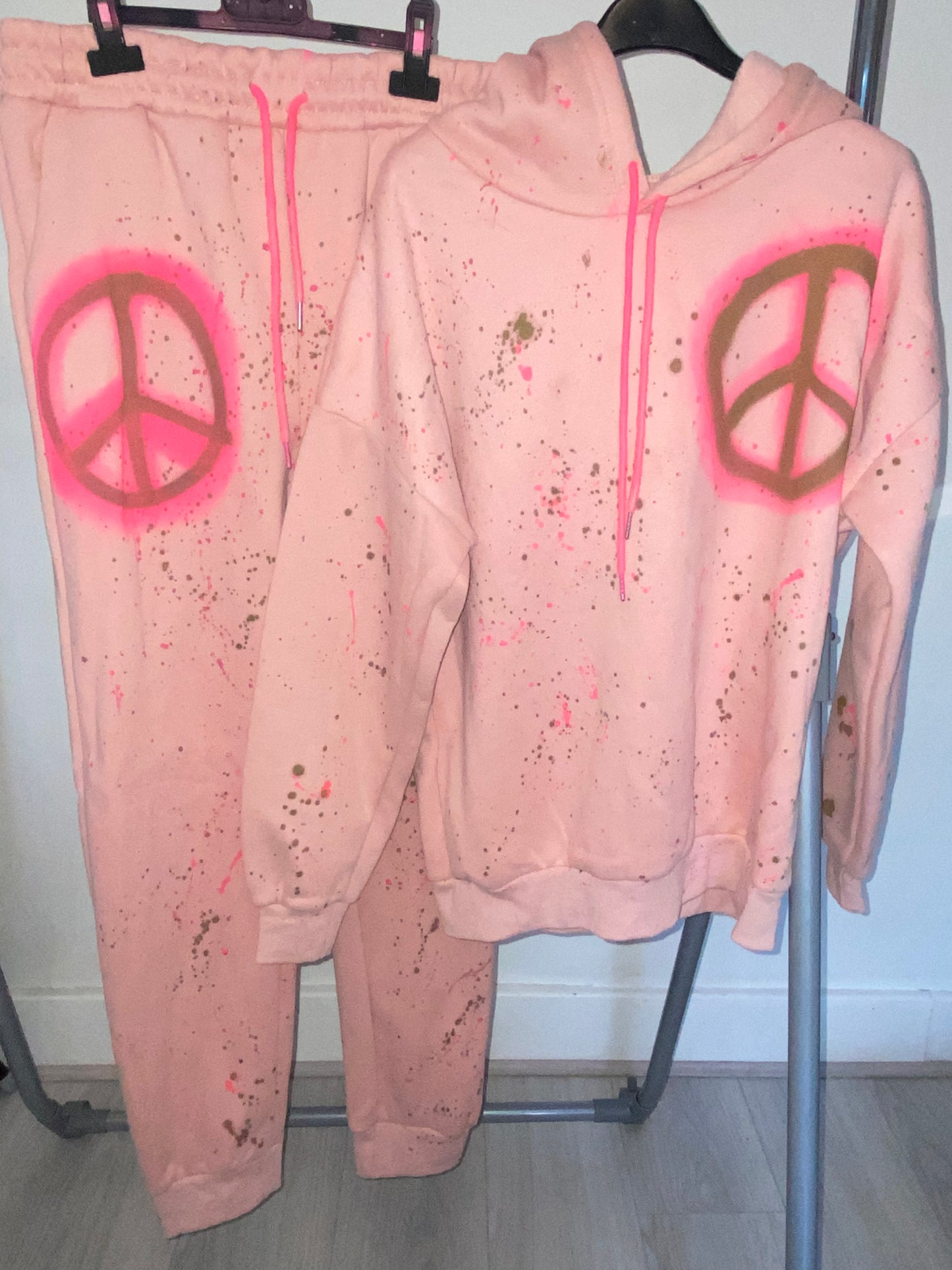 Peace tracksuit ☮️✌🏼