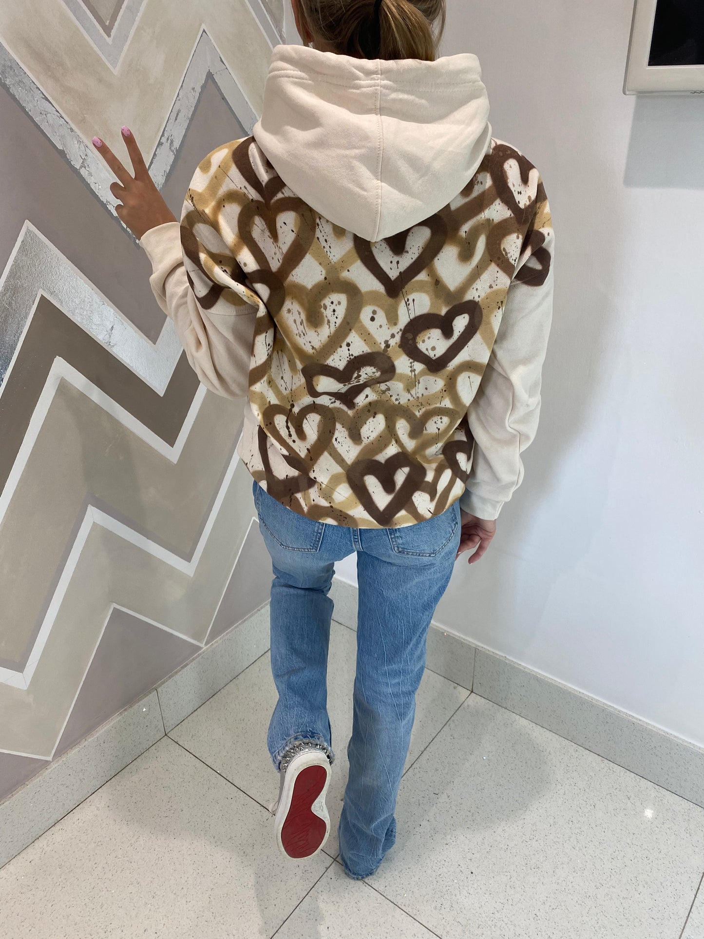 Beige spray hoodie🤎🙌🏼